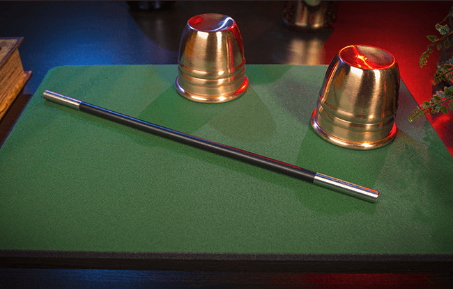 Deluxe Close-Up Pad 11X16 (Green) by Murphy's Magic Supplies - Trick