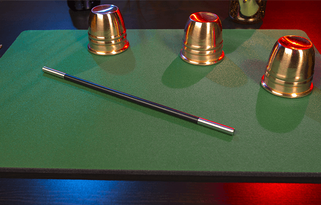 Deluxe Close-Up Pad 16X23 (Green) by Murphy's Magic Supplies - Trick