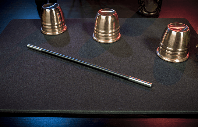 Deluxe Close-Up Pad 16X23 (Black) by Murphy's Magic Supplies - Trick