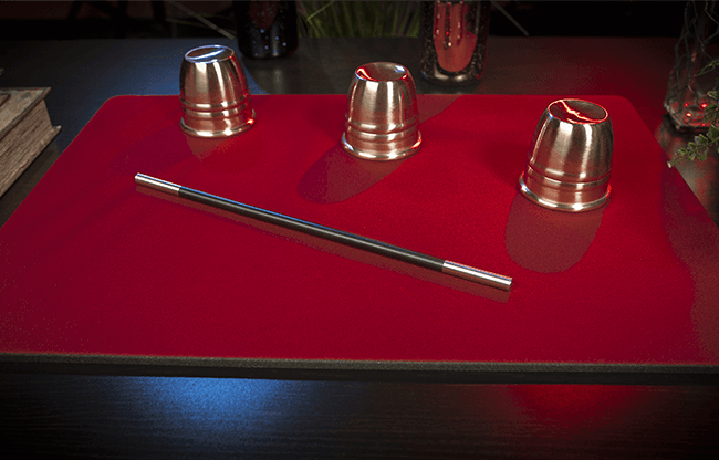 Deluxe Close-Up Pad 16X23 (Red) by Murphy's Magic Supplies - Trick