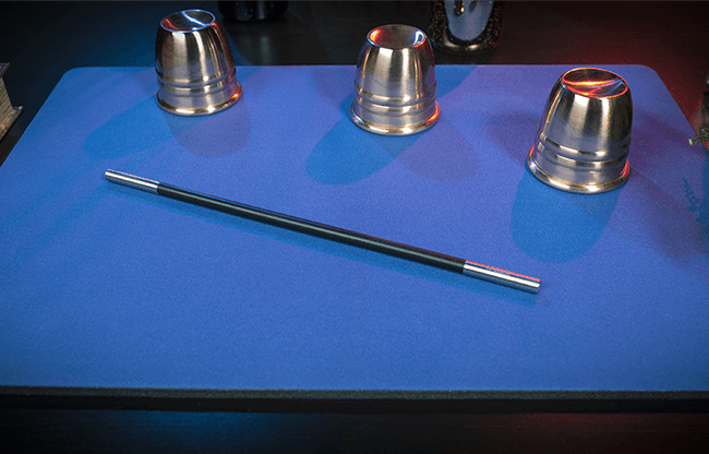 Deluxe Close-Up Pad 16X23 (Blue) by Murphy's Magic Supplies - Trick