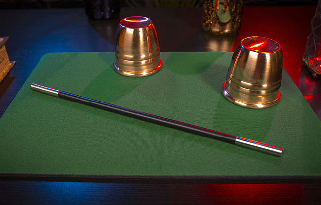 Standard Close-Up Pad 11X16 (Green) by Murphy's Magic Supplies - Trick