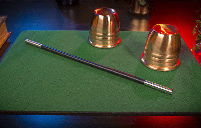 Economy Close-Up Pad 11X16 (Green) by Murphy's Magic Supplies - Trick