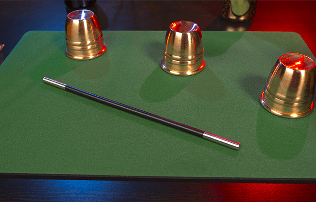 Economy Close-Up Pad 16X23 (Green) by Murphy's Magic Supplies - Trick