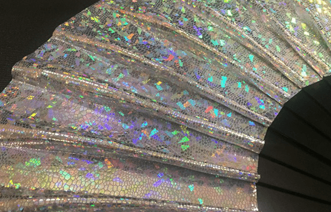 Appearing SnowStorming Fan V2 (Silver Hologram) by Victor Voitko (Gimmick and Online Instructions) - Trick