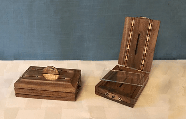 Coin Penetration by Tony Karpinski - Trick