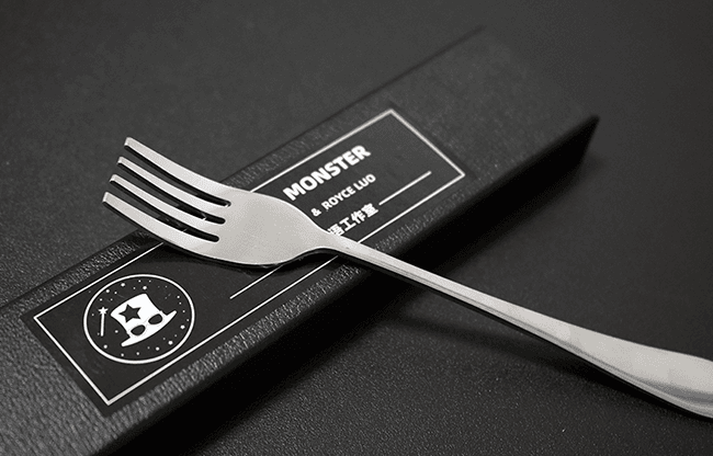 SPOON MONSTER (Gimmicks and Online Instructions) by Conan Liu & Royce Luo - Trick