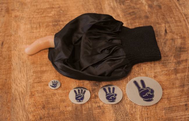 The Finger (Gimmicks and Online Instructions) by Leo Smetsers - Trick