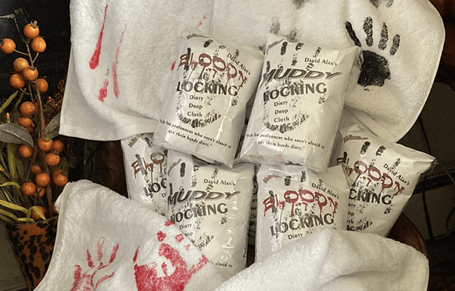 Dirty Drop Cloth Magnetic (MUDDY) by David Alan Magic - Trick