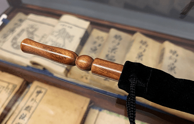 Wooden wand PRO (Standard Brown) by Harry He & Bacon Magic - Trick