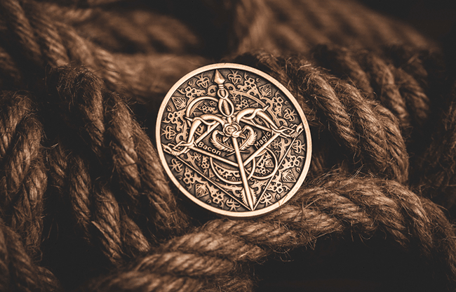 BOW AND ARROW COIN GOLD (Gimmick and Online Instructions) by Bacon Magic - Trick