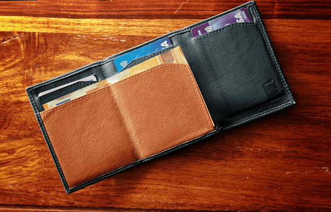 The Hi-Jak Wallet (Gimmick and Online Instructions) by Secret Tannery - Trick