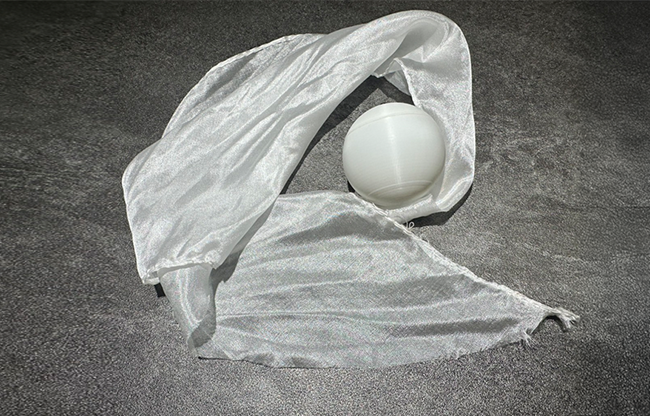 Hyper Silk Ball by Peng Min & Storm Creative (White)